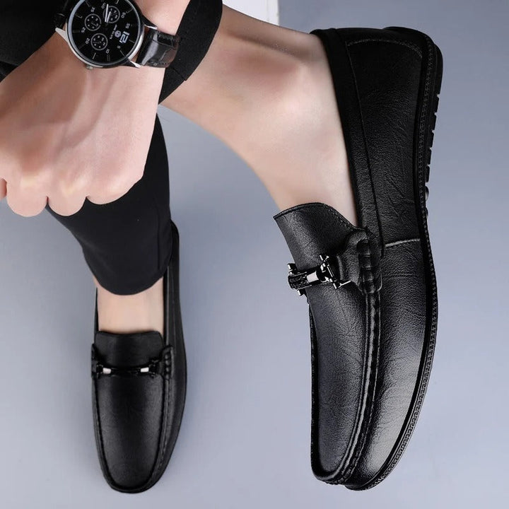 Herre loafers med dekorativ rem og mokkasinsøm