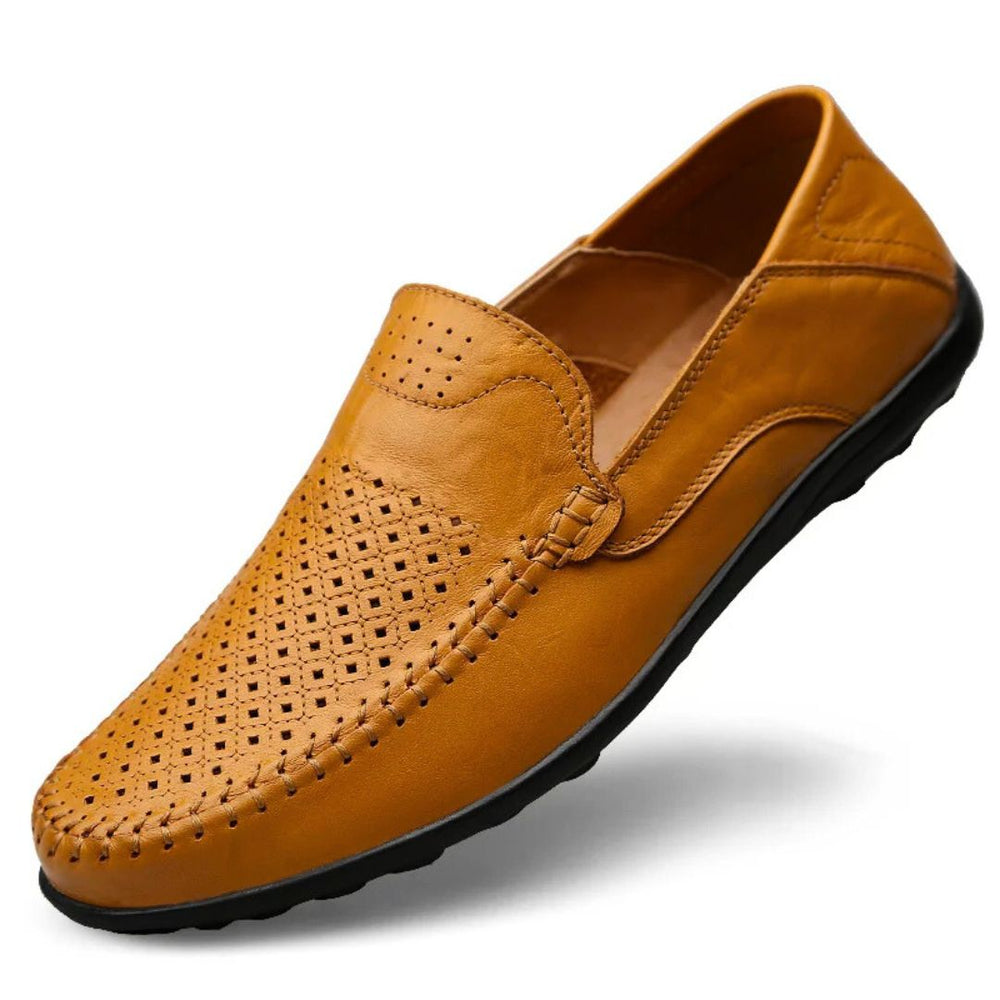 Herre loafers med perforeret overdel, rund tå og flad sål