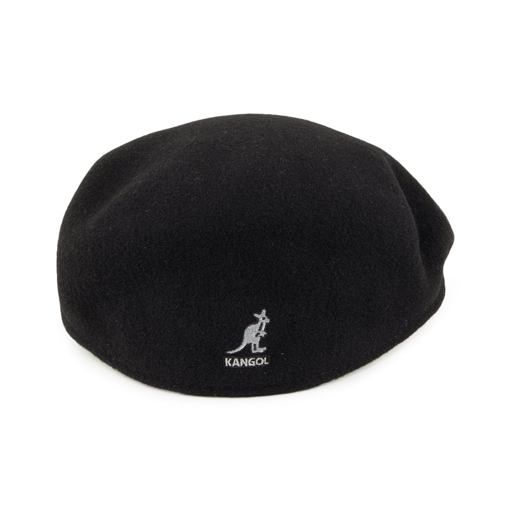 Sort Kangol flad kasket med buet skygge og synligt logo