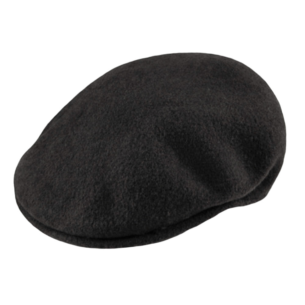 Sort Kangol flad kasket med buet skygge og synligt logo
