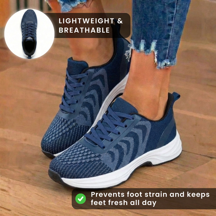 Damesneakers med snørebånd, bølgemønster og markant lys sål