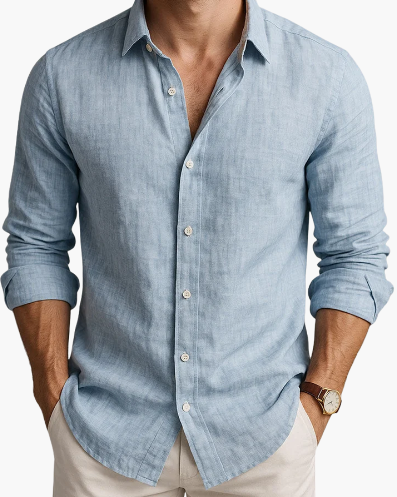 Herreskjorte med klassisk krave, lange ærmer, knaplukning og brystlomme