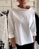Damebluse med bred rund hals og 3/4-lange ærmer
