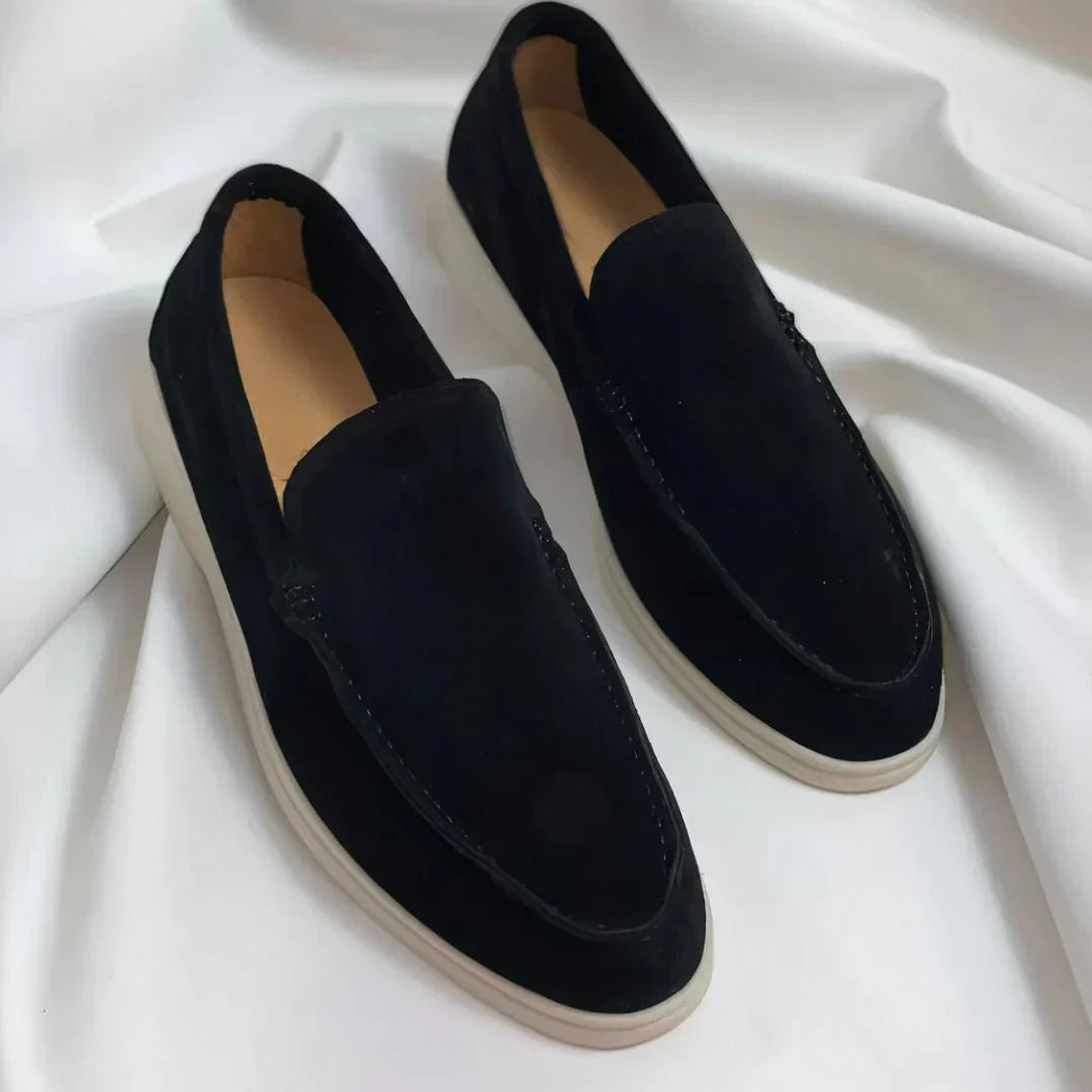 Herreloafers med rund tå, flad sål og synlige stikninger