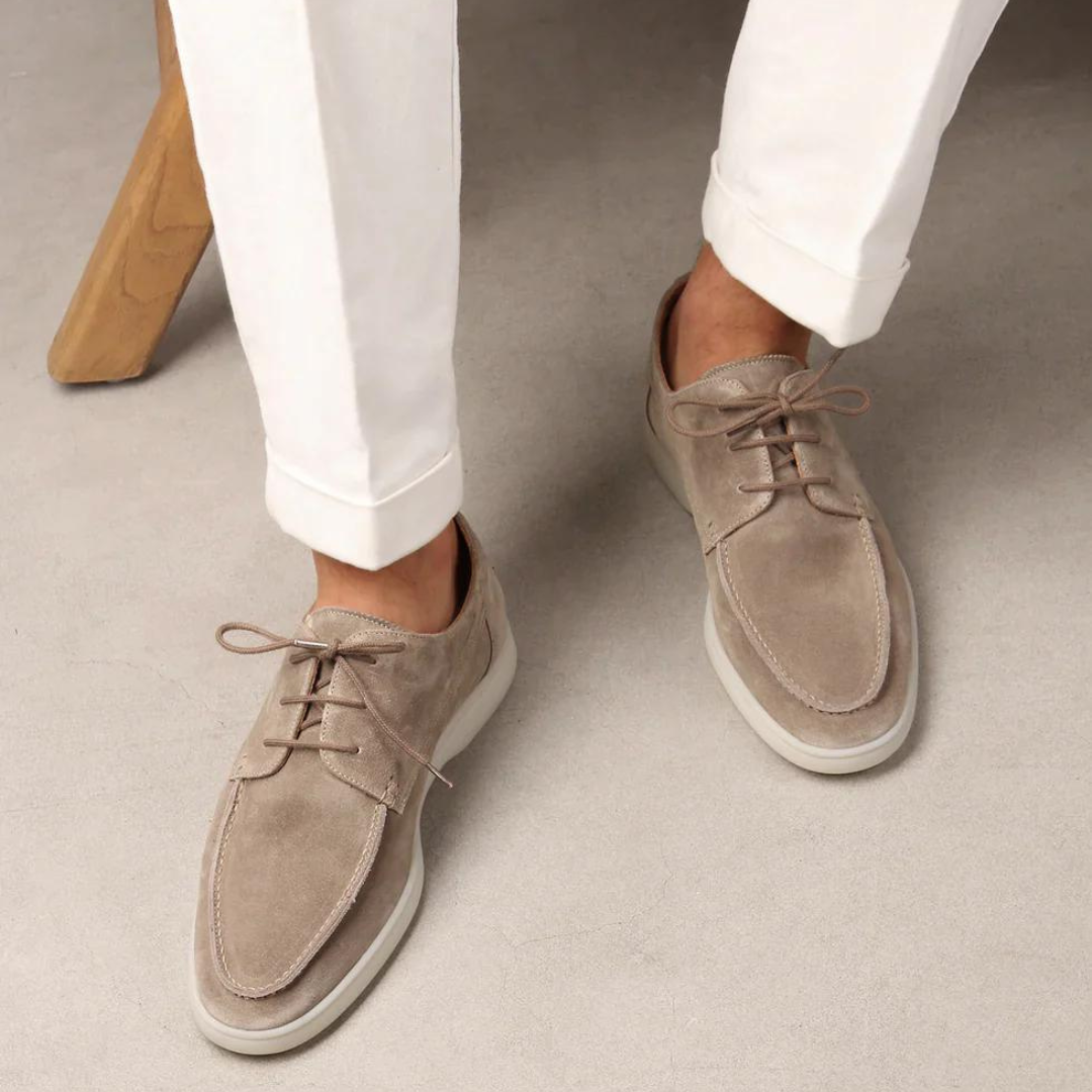 Herreloafers med snørebånd og rund tå