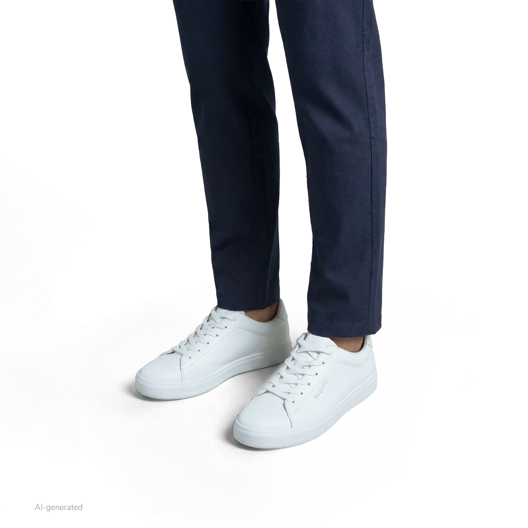 Hvide herre sneakers med snørebånd, rund tå og høj sål