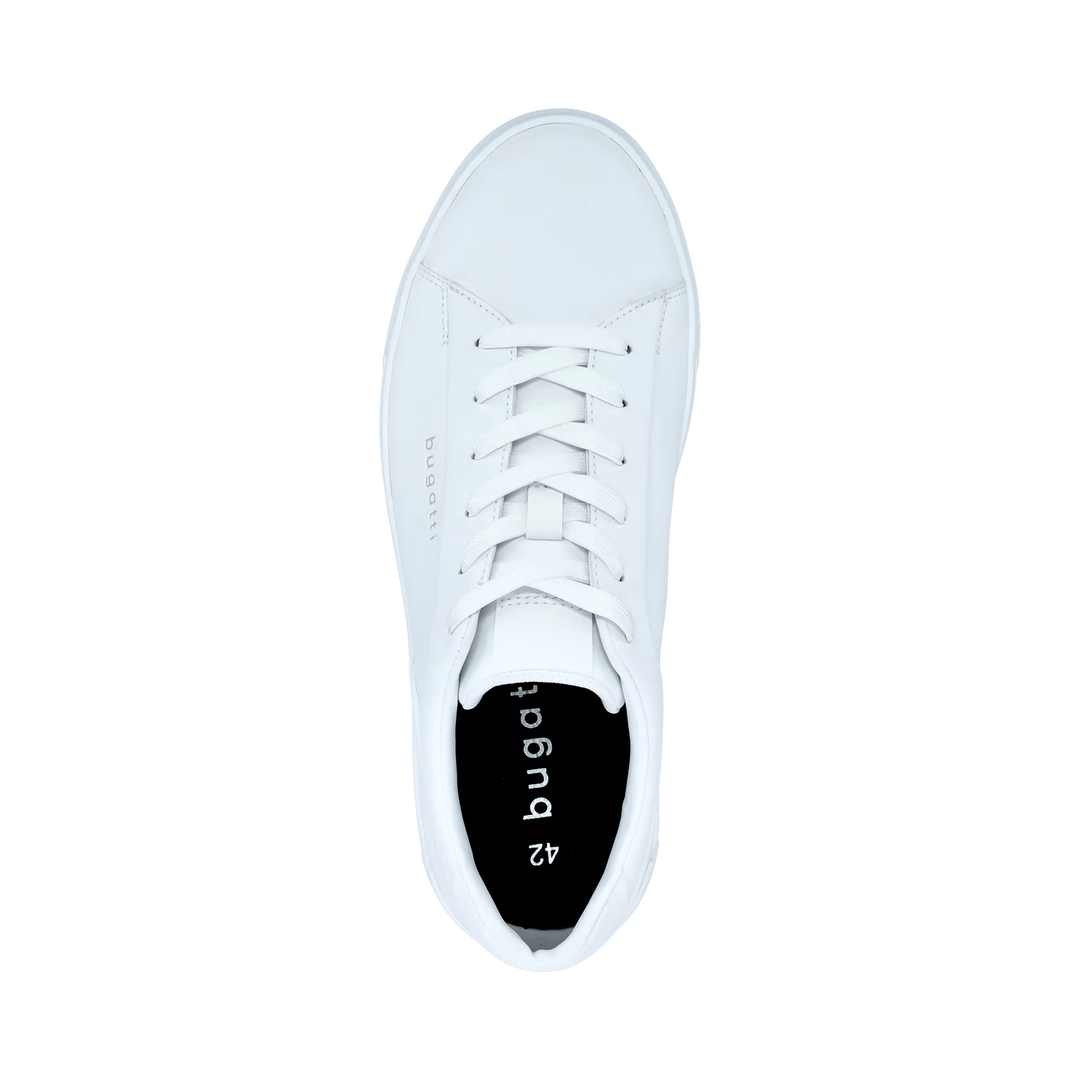 Hvide herre sneakers med snørebånd, rund tå og høj sål
