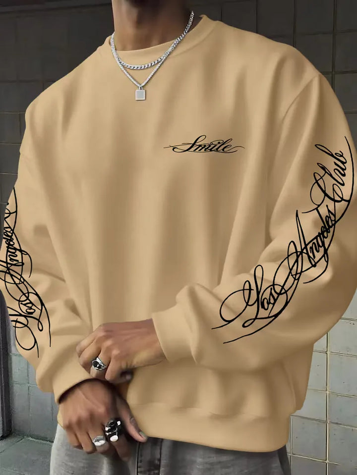 Herre sweatshirt med hvidt skriftprint på bryst og lange ærmer