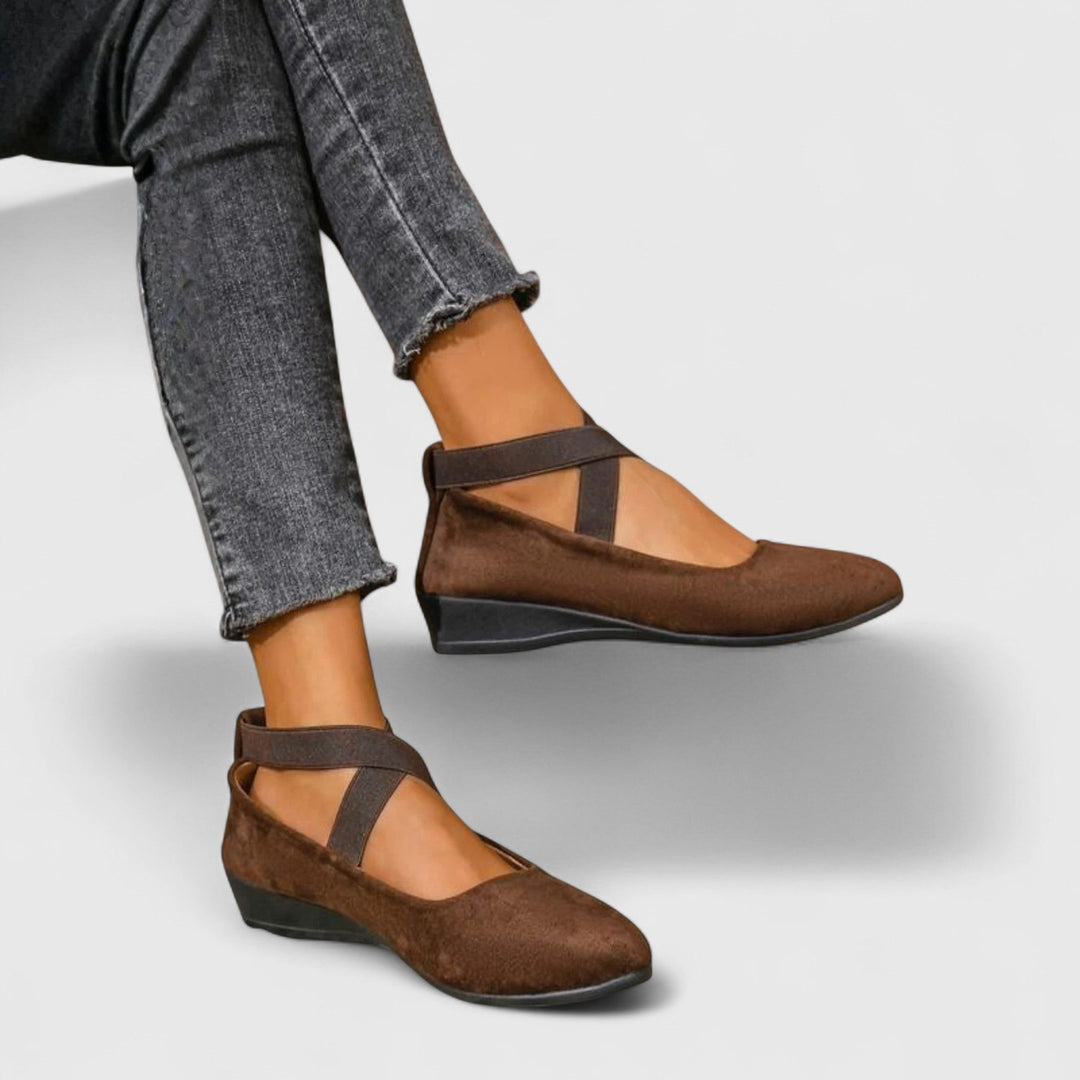 Women Spring Strappy Round-Toe Wedge Flats