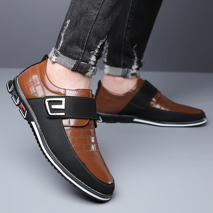 Herre loafers med burrebånd, rund tå og geometriske detaljer