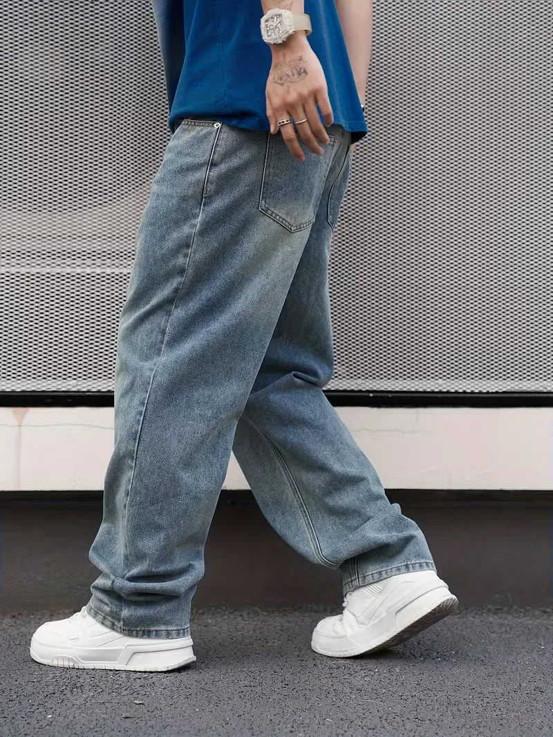 Blå herrejeans med løs pasform og fem lommer