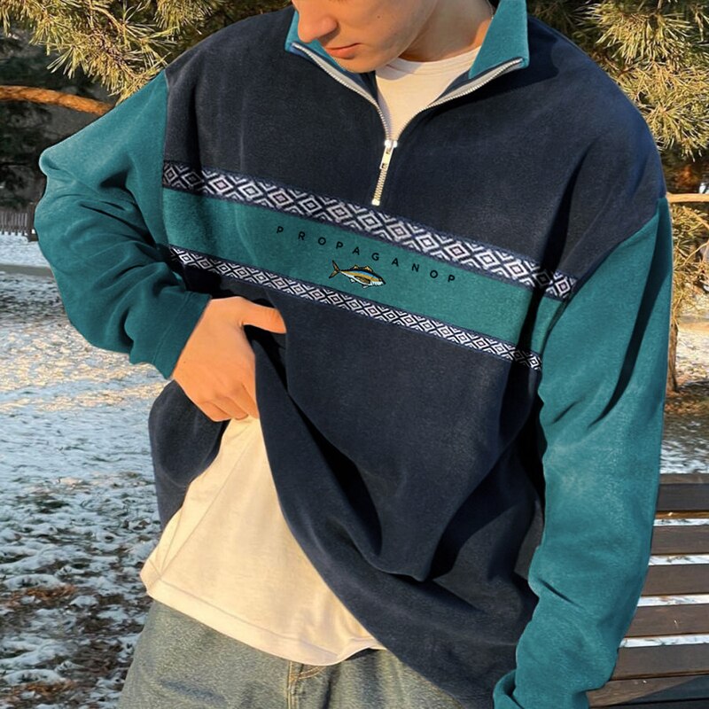 Herre sweatshirt med høj krave, kvart lynlås og grafisk mønster