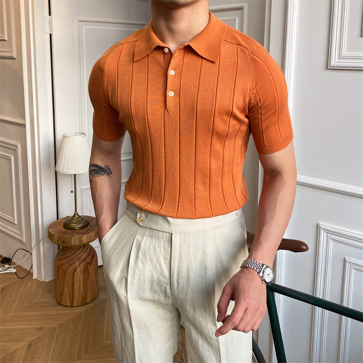 Herre strikket poloshirt med kortærmede ærmer og plisseret struktur