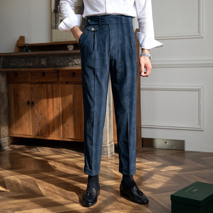Herrebukser med læg, høj talje og ribbet struktur i brun og navy