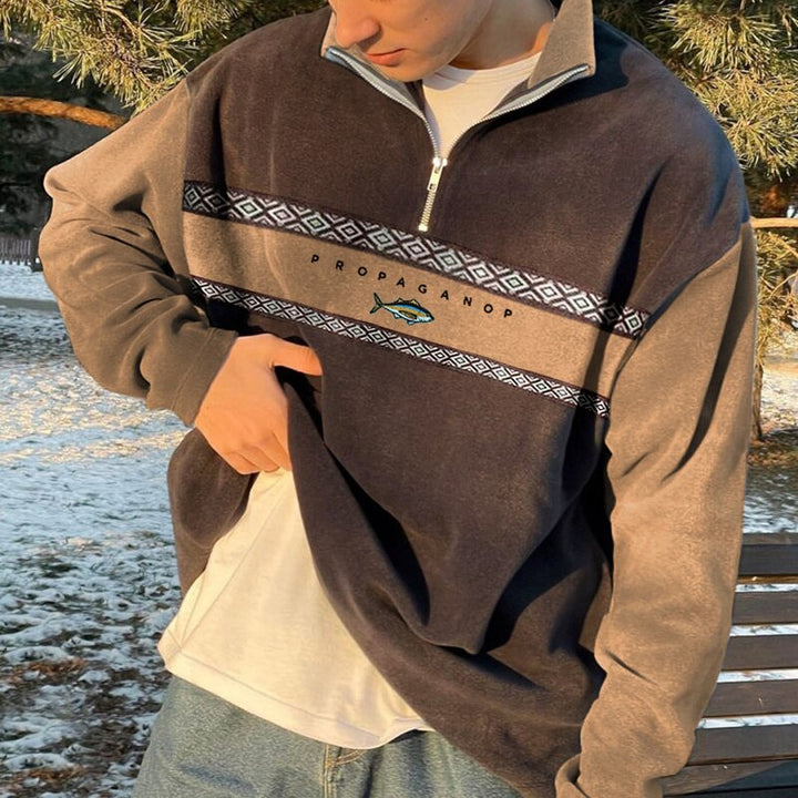 Herre sweatshirt med høj krave, kvart lynlås og grafisk mønster