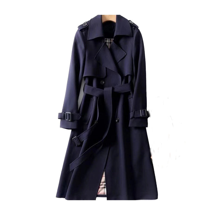 Lang dame-trenchcoat med reverskrave, bælte og knapper