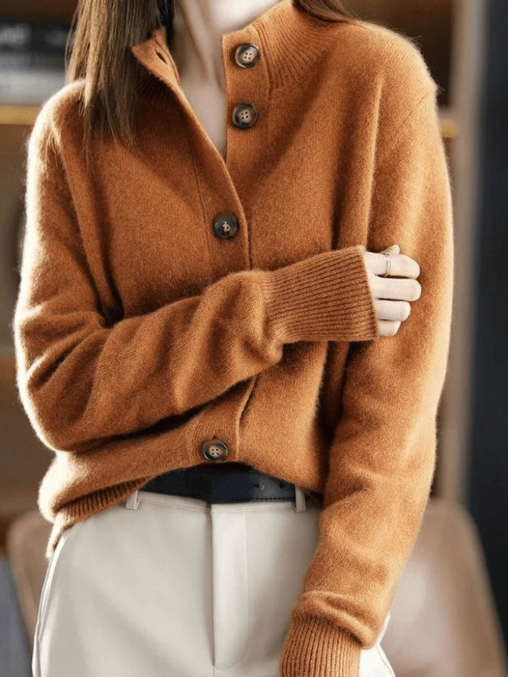 Damecardigan med høj krave, knapper og lange ærmer