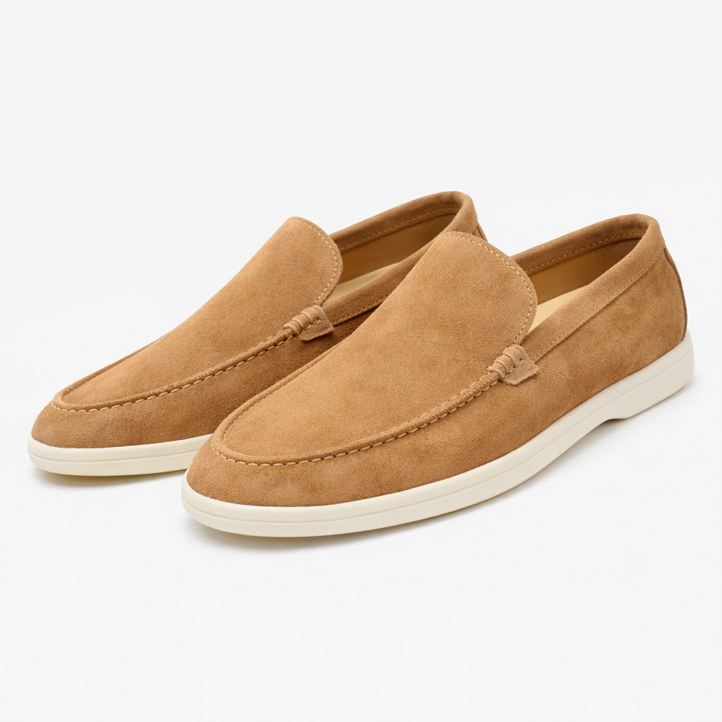 Herreloafers med mokkasinsnit, rund tå og lys flad sål