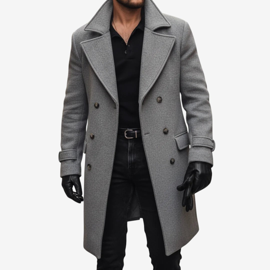 Herrefrakke med bredt revers, dobbeltradet knaplukning og klaplommer