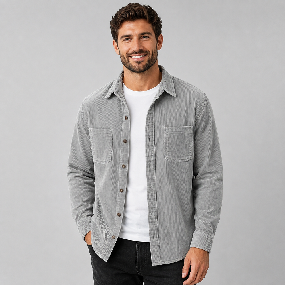 Herreovershirt i ribbet fløjl med knapper, skjortekrave og to brystlommer