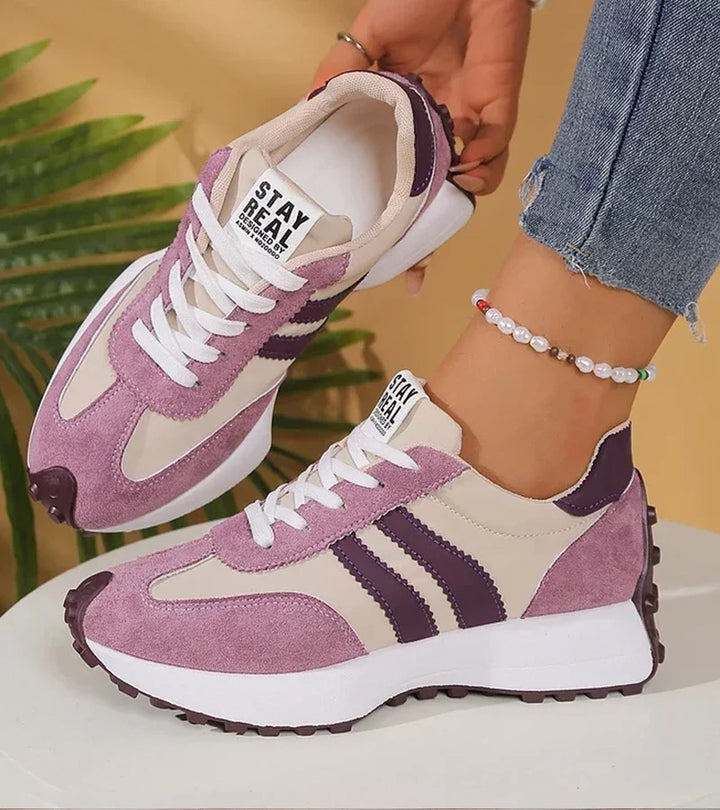 Dame sneakers med kontraststriber og takket sål