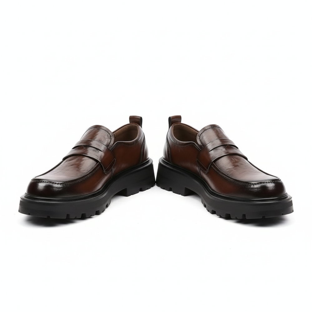 Unisex loafers med kraftig sål og rem over vristen