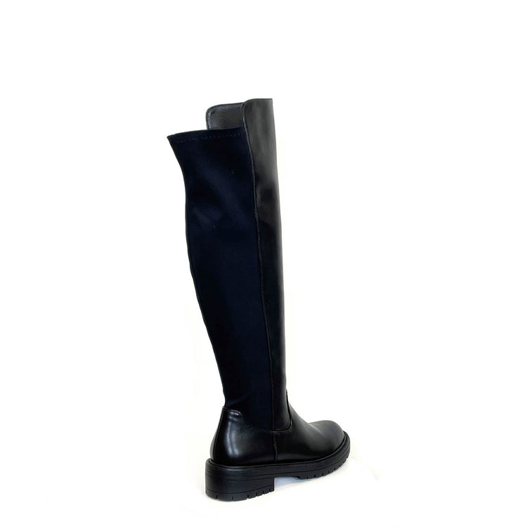 Sorte knæhøje damestøvler med lav blokhæl og kraftig sål