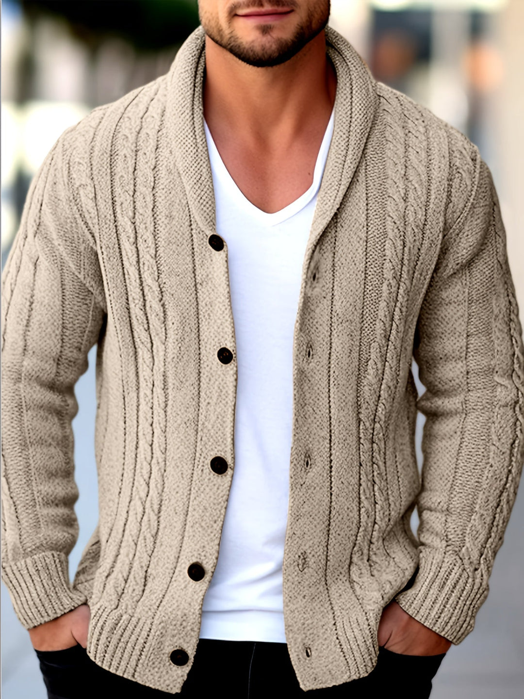 Herre cardigan med kabelstrik, sjalskrave, knapper og forlommer