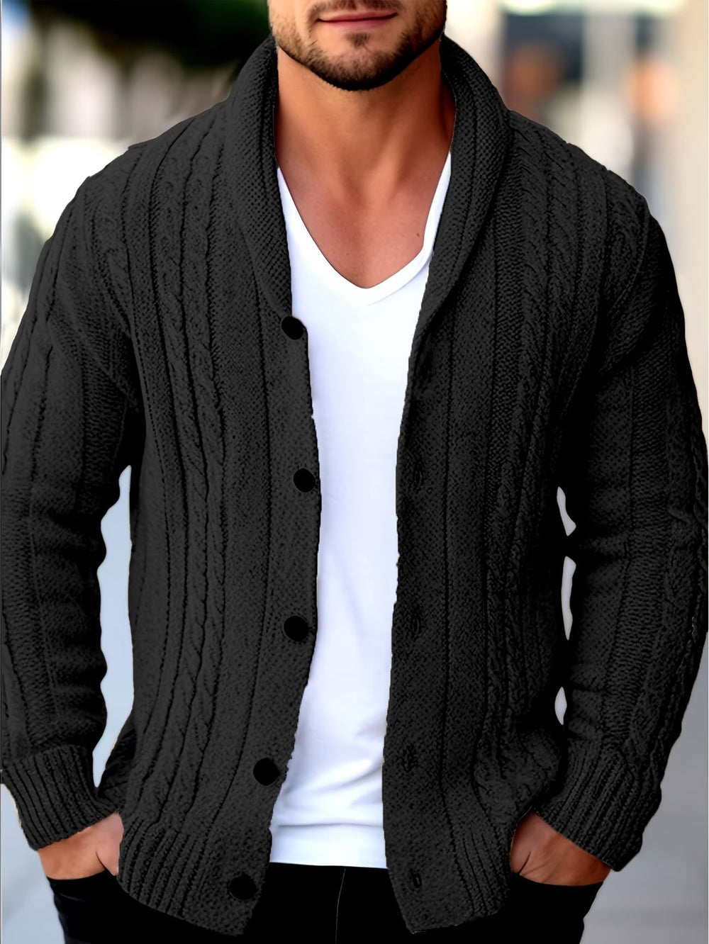 Herre cardigan med kabelstrik, sjalskrave, knapper og forlommer