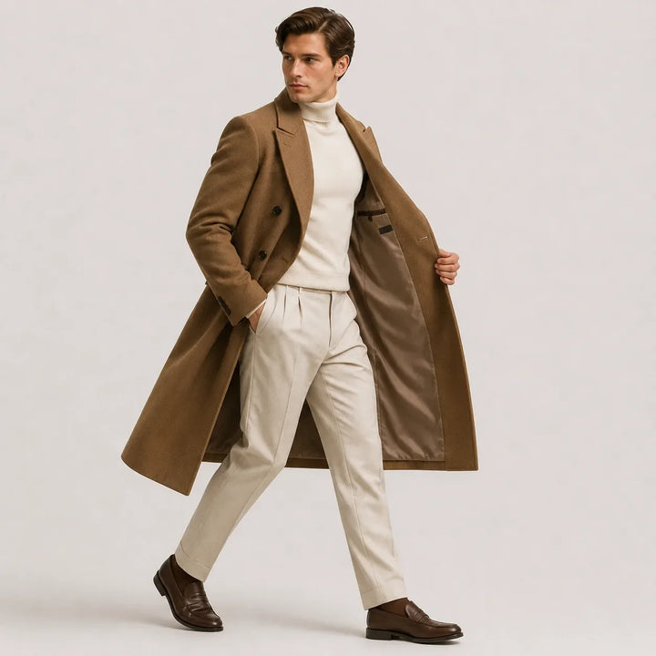 Herre trenchcoat med dobbeltradet knaplukning og reverskrave
