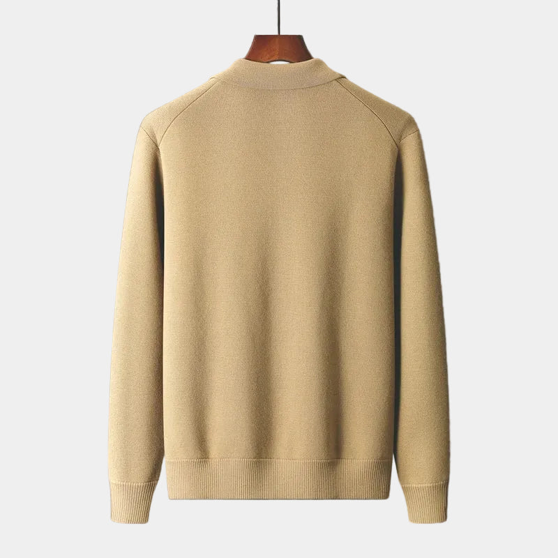 Herrecardigan med skjortekrave, knapper, lange ærmer og to lommer med klapper