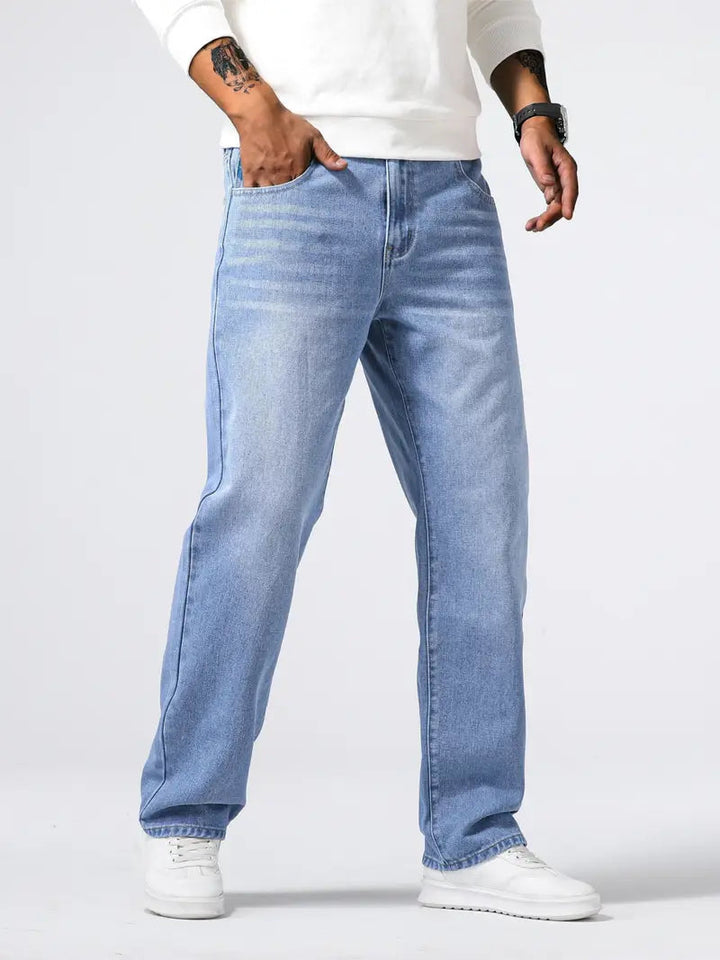 Herrejeans med lige ben, fem lommer og lang model
