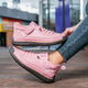 Damesneakers med snørebånd, ankelhøjt skaft og flad sål