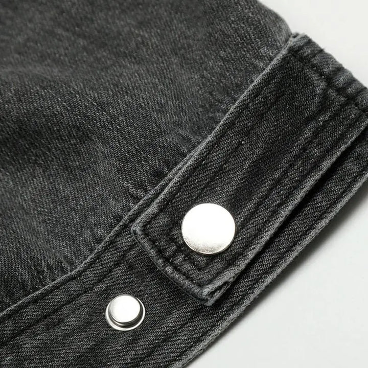 Grå denimjakke til herre med stående krave, lynlås og lange ærmer