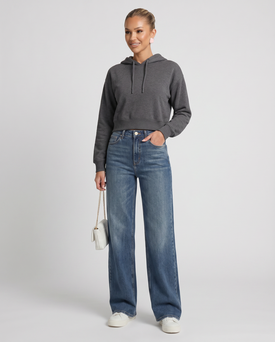 Blå damejeans med høj talje og vide, lange ben