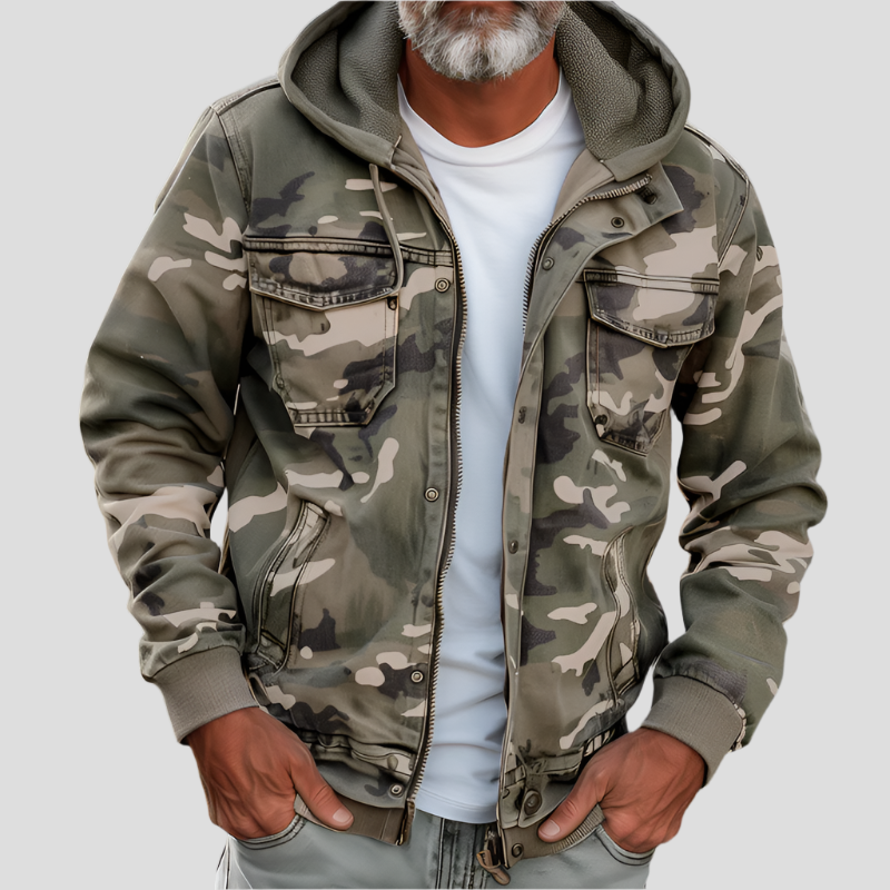 Herrejakke med camouflageprint, hætte, lange ærmer og cargolommer