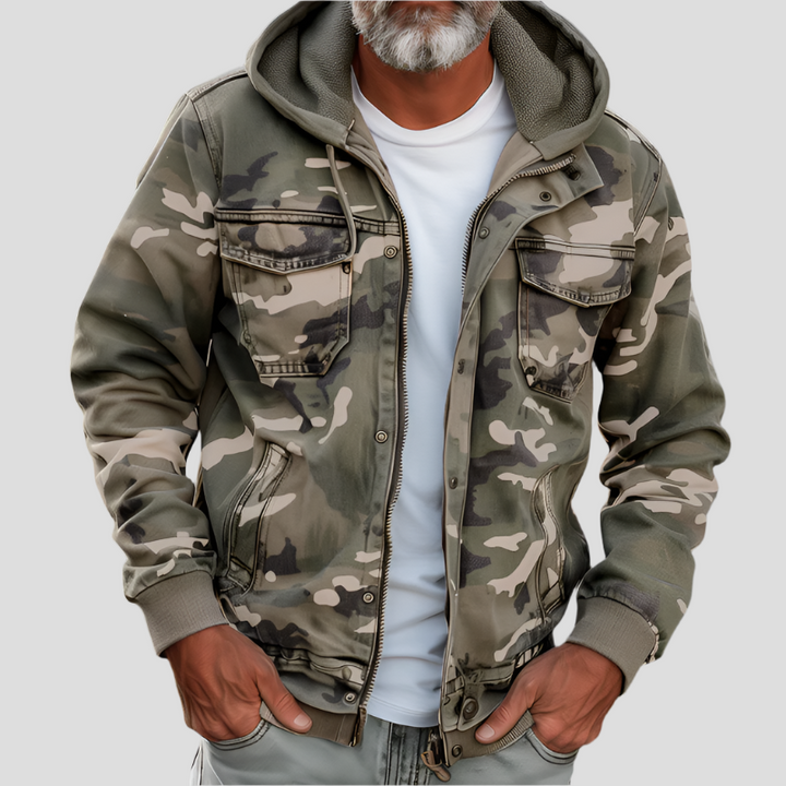 Herrejakke med camouflageprint, hætte, lange ærmer og cargolommer