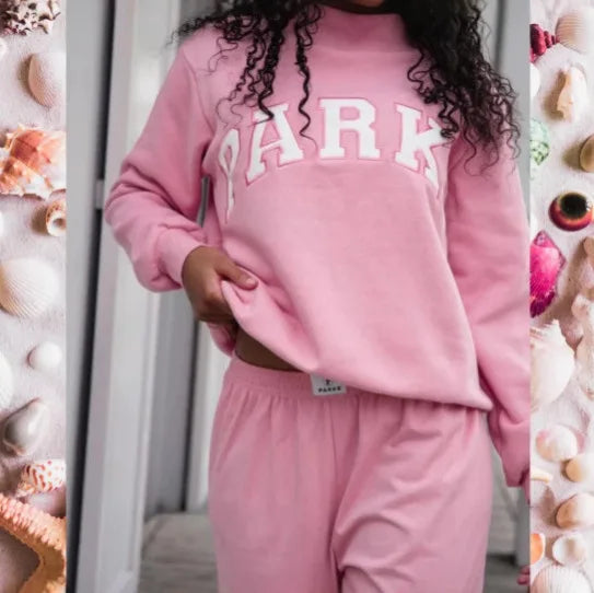 Pink croppet sweatshirt med tekstprint og rund hals