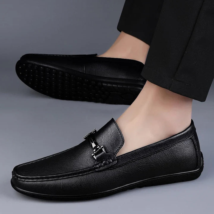 Herre loafers med dekorativ rem og mokkasinsøm