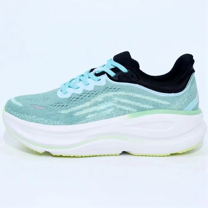 Sneakers i strikket mesh med snøring og høj profileret mellemsål