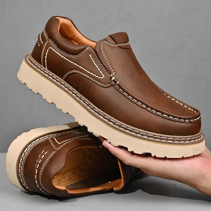 Herreloafers med rund tå, kontrastsømme og kraftig sål
