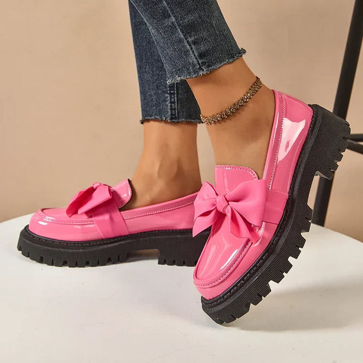 Dame loafers med stor sløjfe og kraftig rillet sål