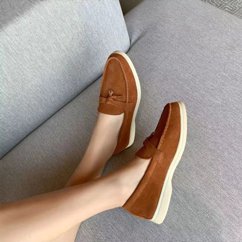 Dame loafers med rund tå, vristrem og flad lys sål
