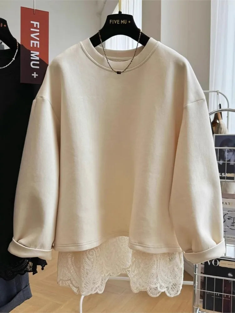 Damesweatshirt med rund hals, lange ærmer og blondekant