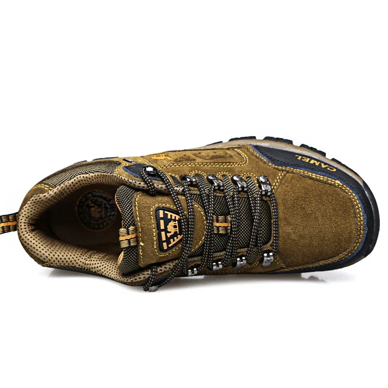 Unisex Wanderstiefel mit Schnürung und kräftiger Sohle