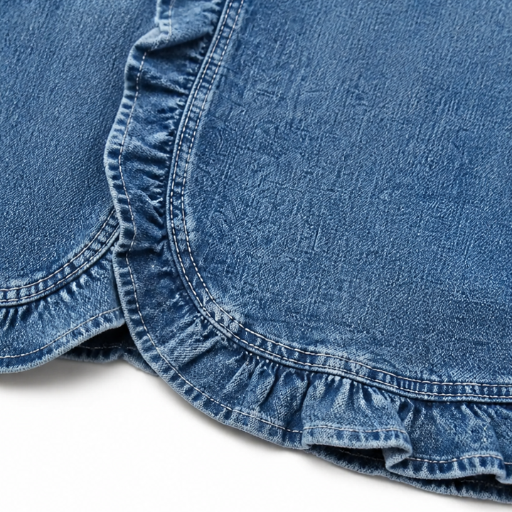 Blå denimjakke til kvinder med flæsekanter, åben front og lange ærmer