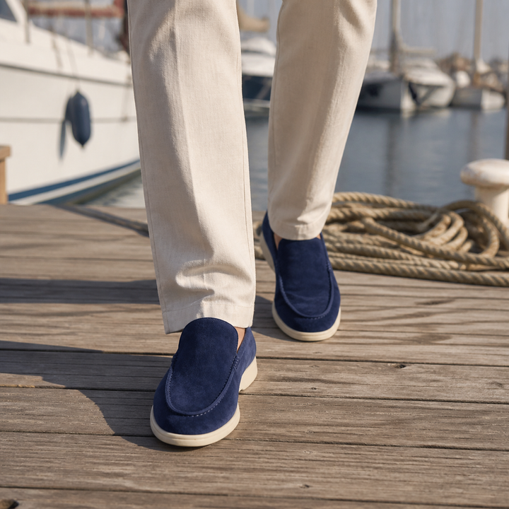 Herreloafers med rund tå, synlig stikning og flad lys sål