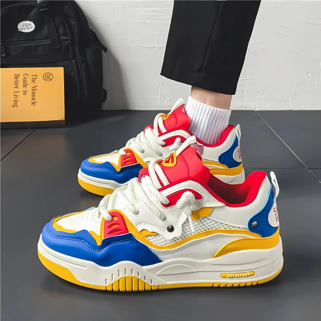 Herre sneakers med snørebånd, paneldetaljer og kraftig sål