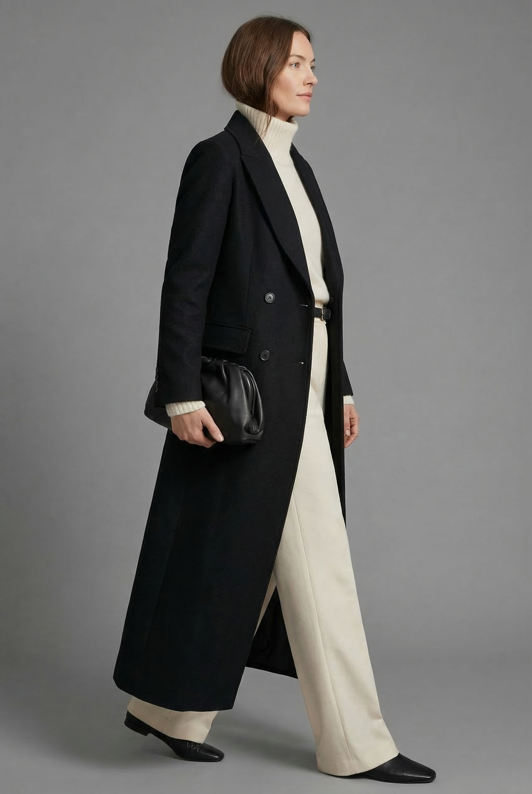 Cappotto lungo da donna nero con revers classico e maniche lunghe
