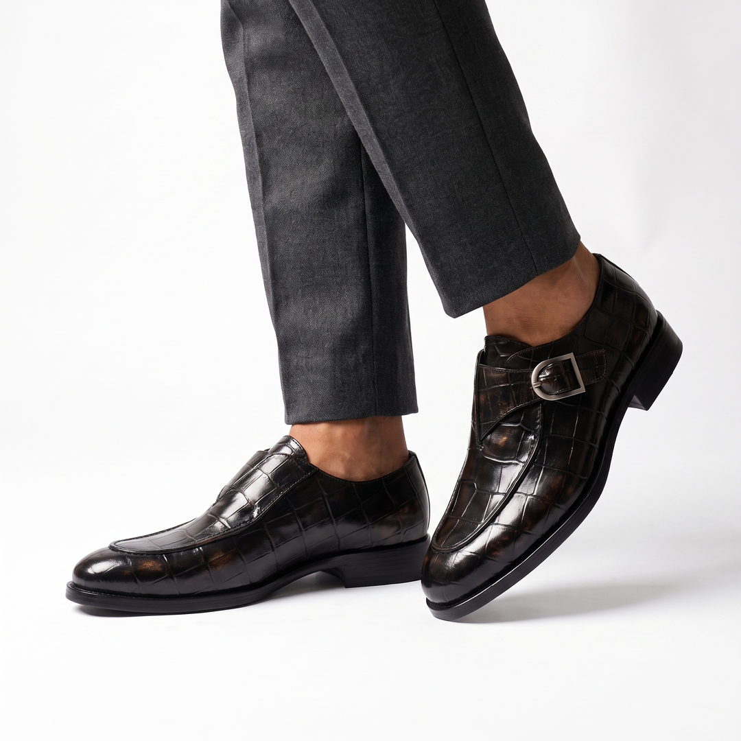 Loafers med croco-præget overflade og spænde